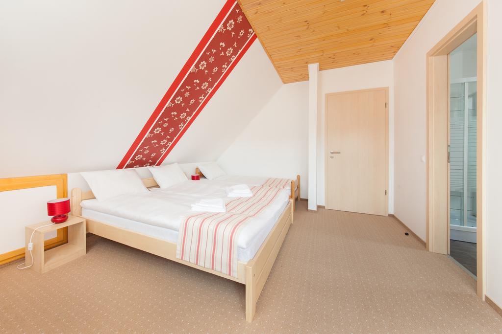 Rozmaring Vendégház Zengővárkony Habitación foto